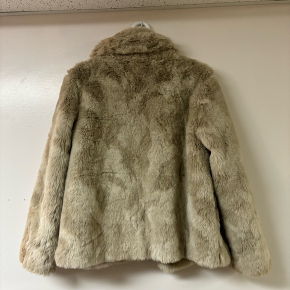 Aritzia Sunday Best Faux Fur jacket size medium - Picture 2 of 6